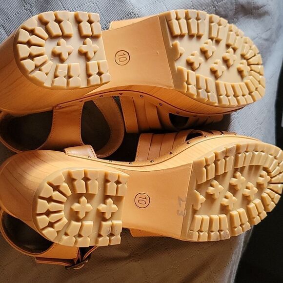 BRAND NEW REPORT  BLOCK-HEEL ADJUSTABLE BUCKLE STRAP SANDAL - Picture 13 of 14